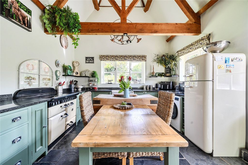 Additional image 9 of 4 bed detached house for saleLondon Road, Hook, Hampshire RG27