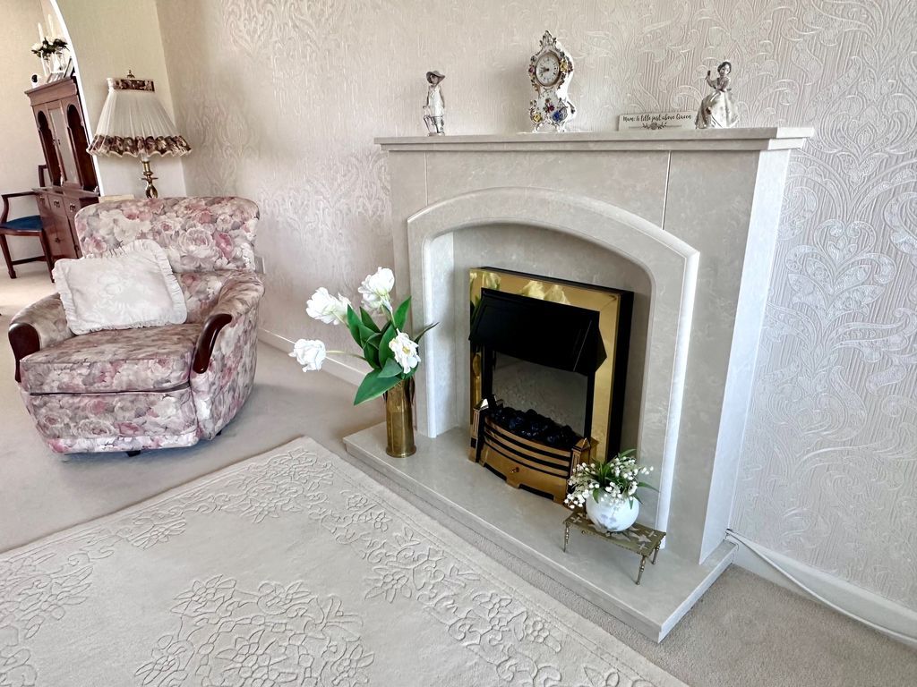 Additional image 5 of 2 bed flat for sale44 Mark Anthony Court, Hayling Island PO11