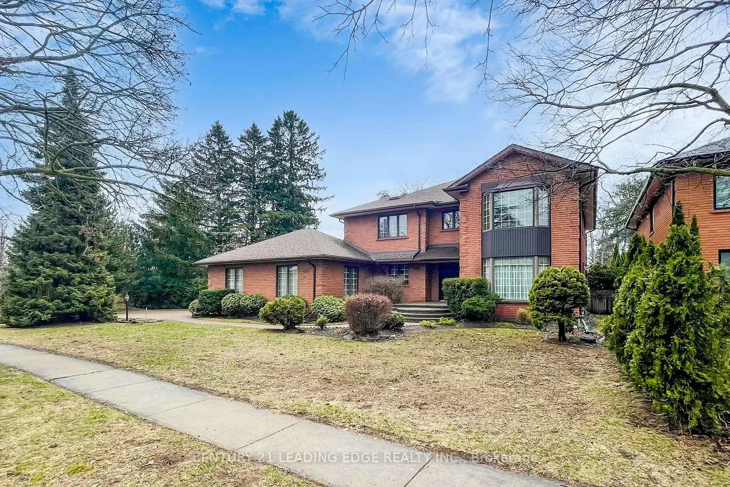 1127 Oshawa Boulevard photo 3
