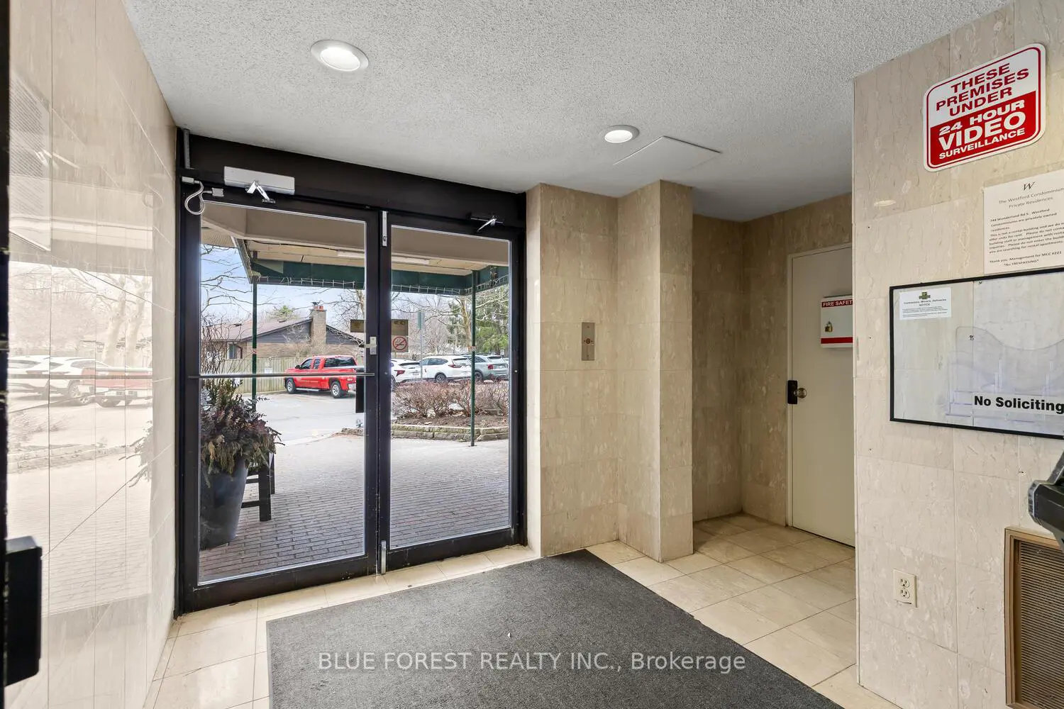744 Wonderland Road 203 photo 4