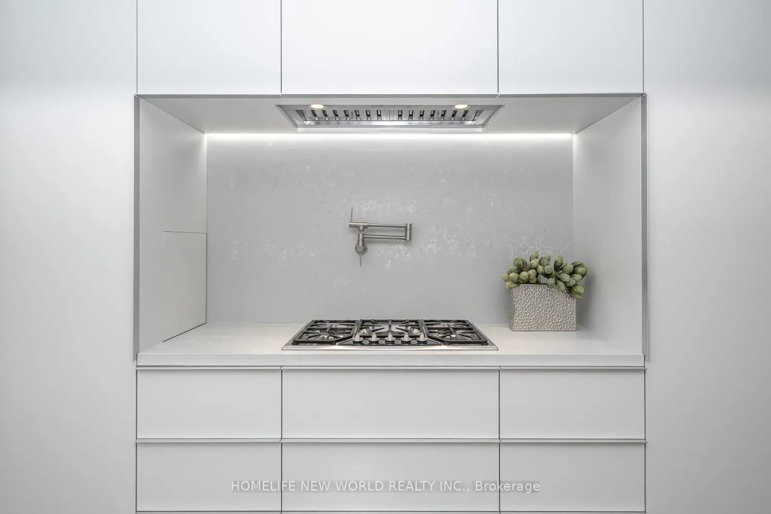 30 Carling Avenue photo 2