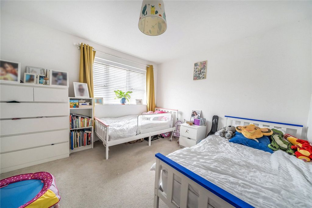 Additional image 3 of 2 bed flat for saleCarter Court, Hook, Hampshire RG27