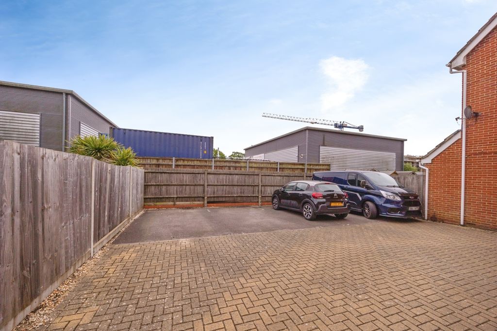 Additional image 14 of 1 bed flat for saleLittle Hackets, Havant, Hampshire PO9
