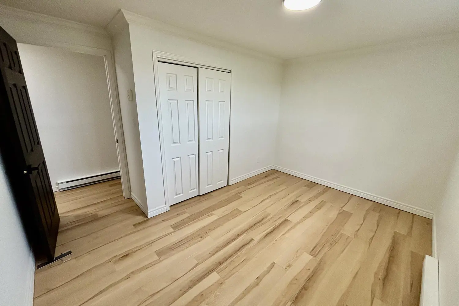 Additional image 8 of 70986 B Line