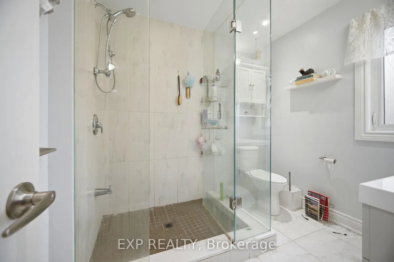 274 Demaine Crescent photo 4