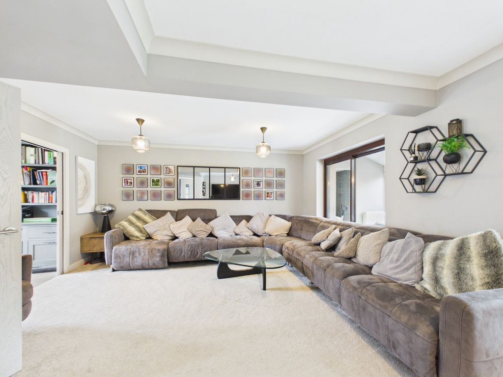 Additional image 2 of 5 bed detached house for saleThe Coachings, Cliff Road, Hessle HU13