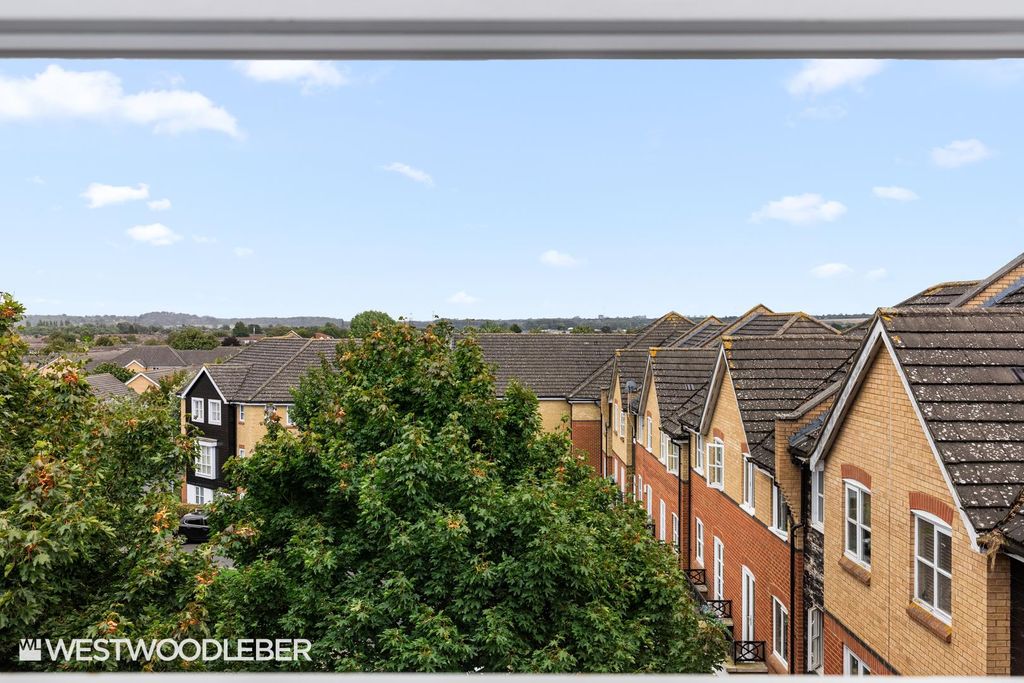 Additional image 24 of 3 bed flat for salePlomer Avenue, Hoddesdon EN11