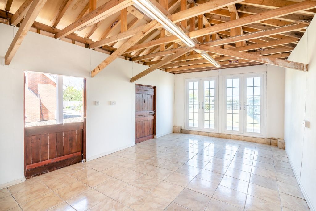 Additional image 15 of 4 bed detached house for saleSt. Marys Road, Hayling Island, Hampshire PO11
