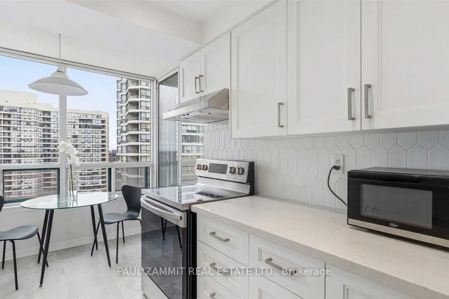7250 Yonge Street 911 photo 5