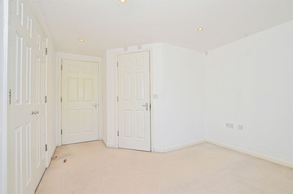 Additional image 6 of 2 bed flat for saleRoundwood Lane, Harpenden AL5