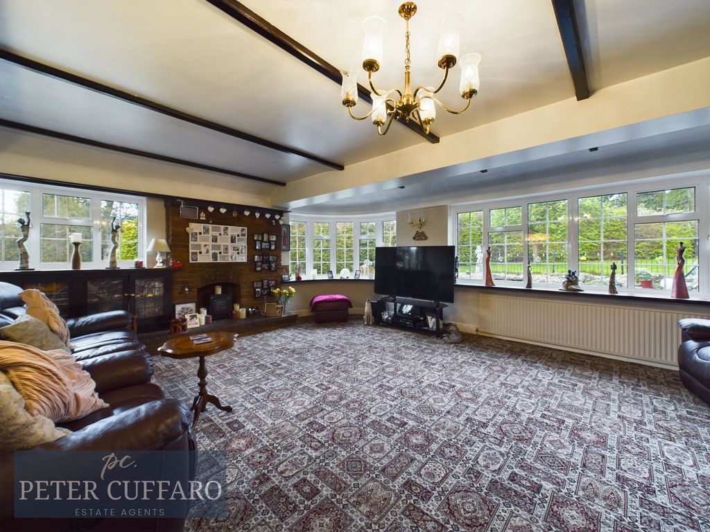 Additional image 2 of 5 bed detached house for saleYewlands, Hoddesdon EN11