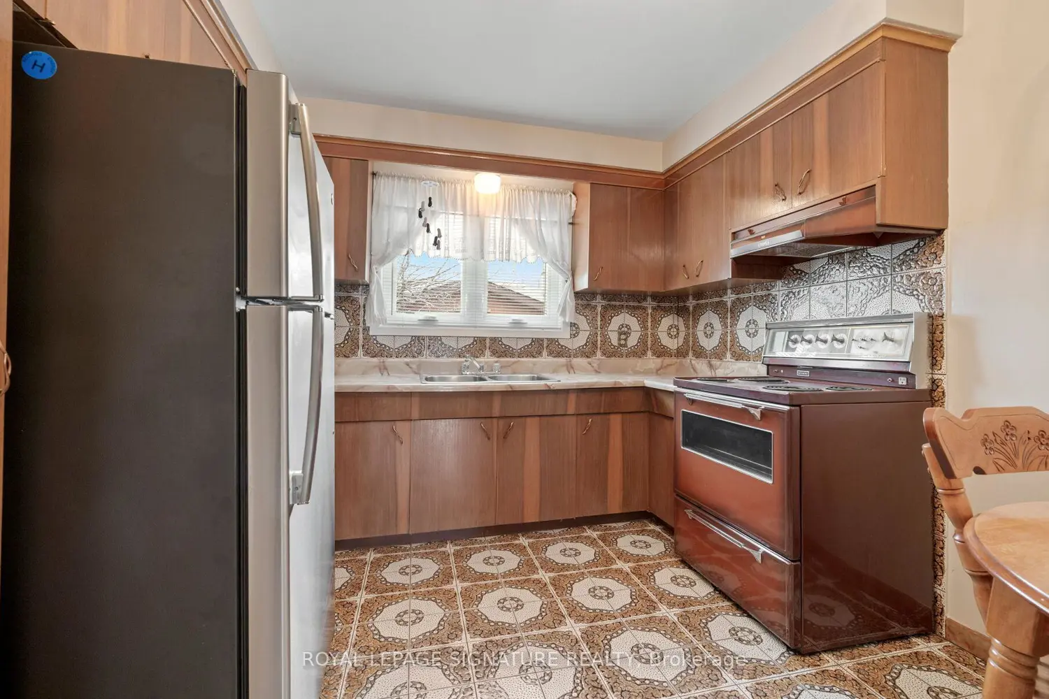 1142 Alexandra Avenue photo 5