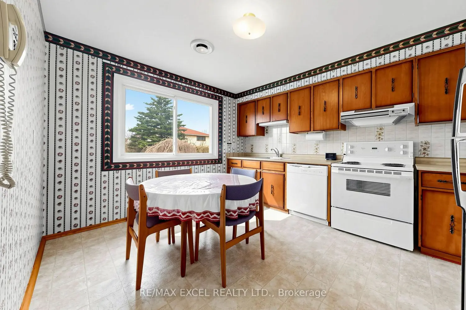 30 Wakefield Crescent photo 4