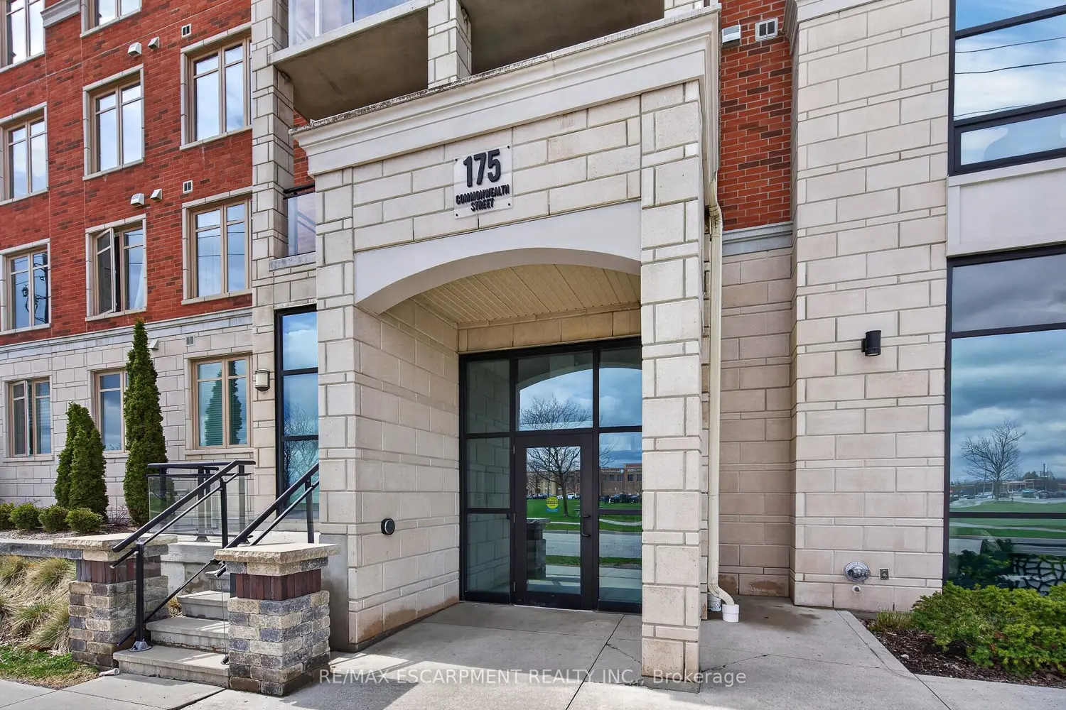 175 Commonwealth Street 202 photo 2