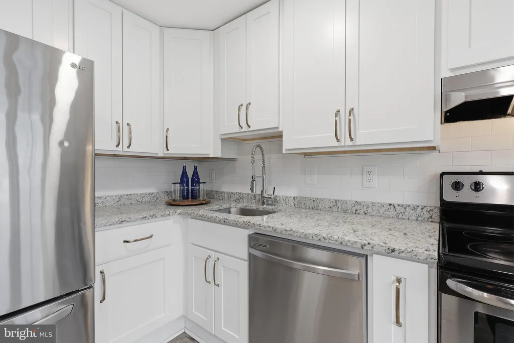 Additional image 3 of 13707 Autumn Vale Court Unit 29E, Chantilly, VA 20151