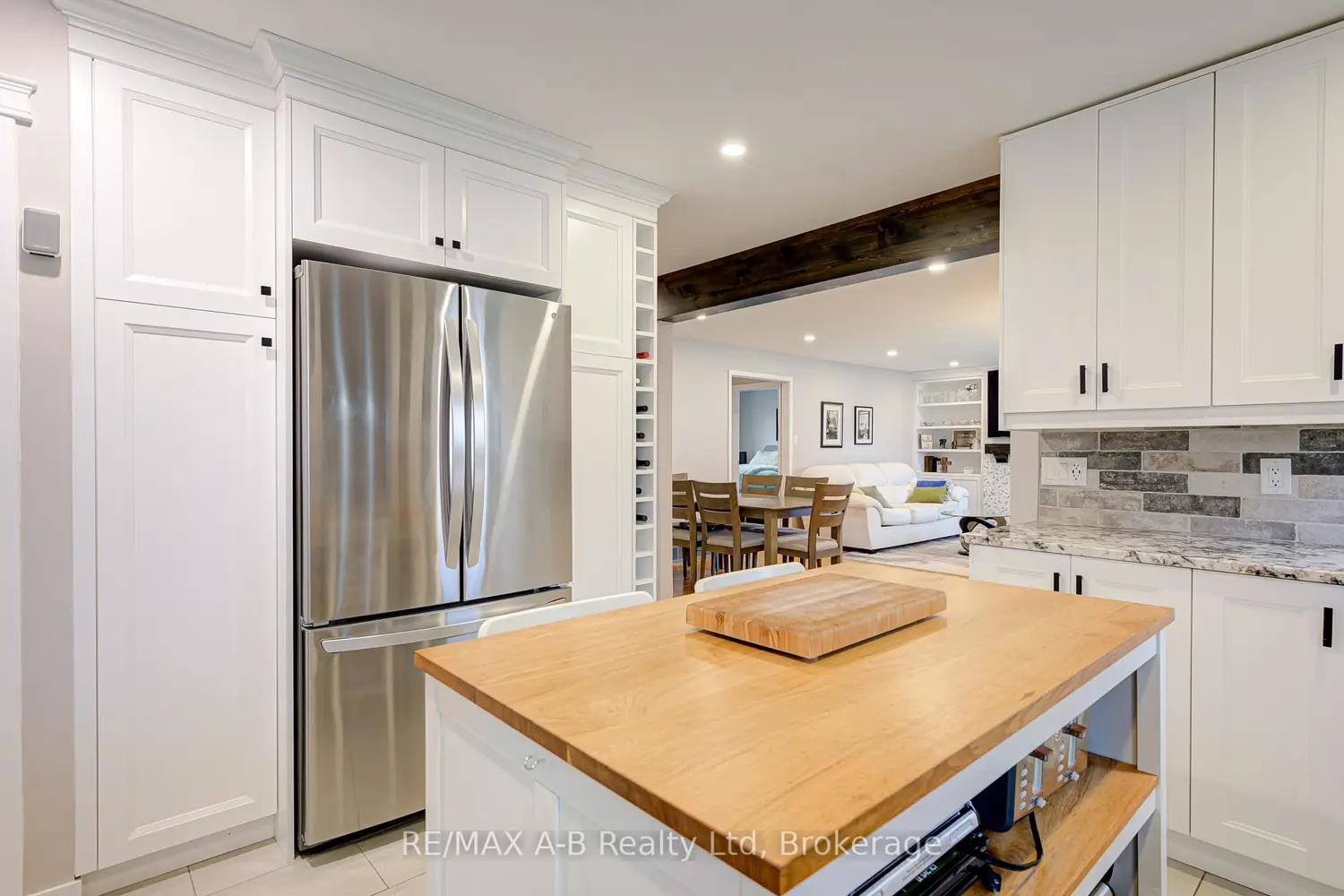 50 Albert Street photo 3