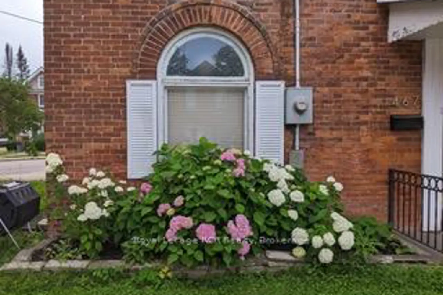 467 14Th Street photo 2