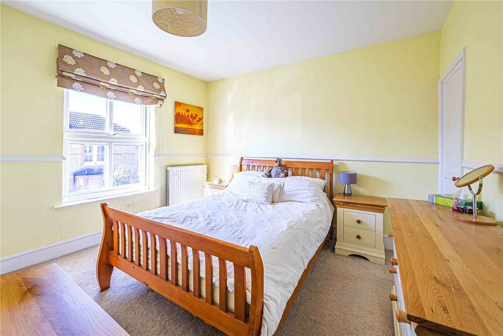 Additional image 10 of 2 bed semi-detached house for saleEbberns Road, Apsley, Hemel Hempstead, Hertfordshire HP3