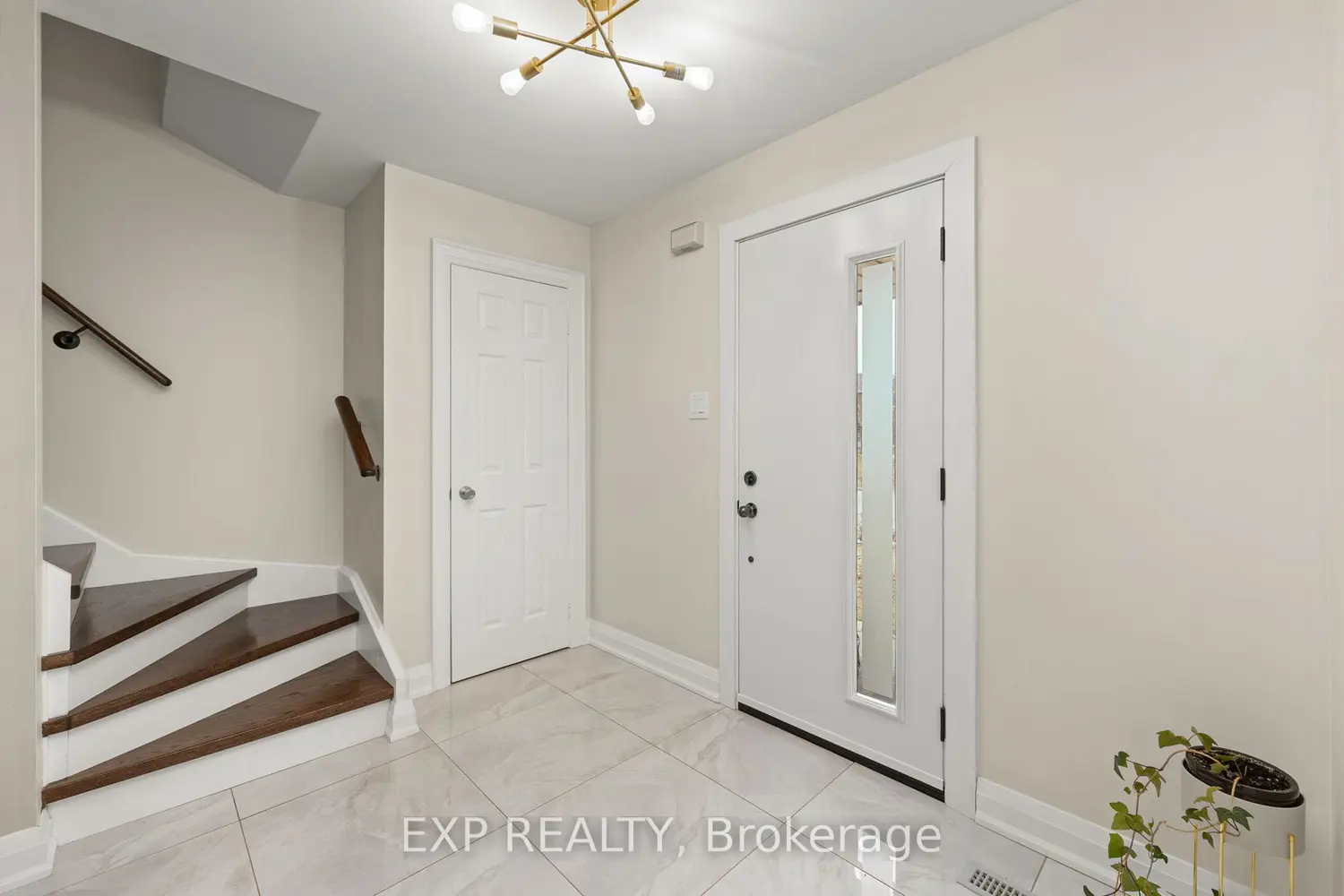 224 Timberlane Drive photo 2