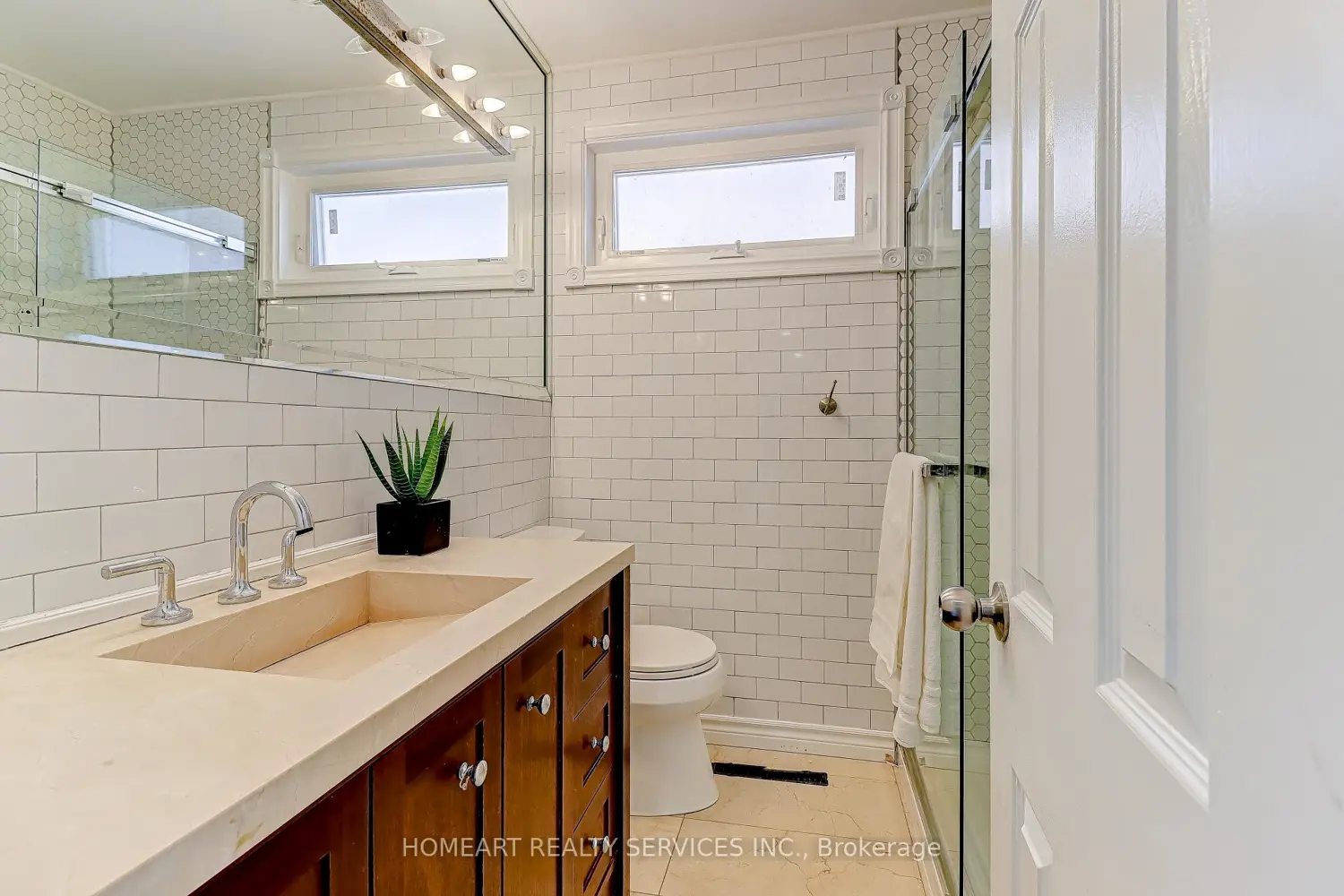 280 Waterloo Avenue photo 5