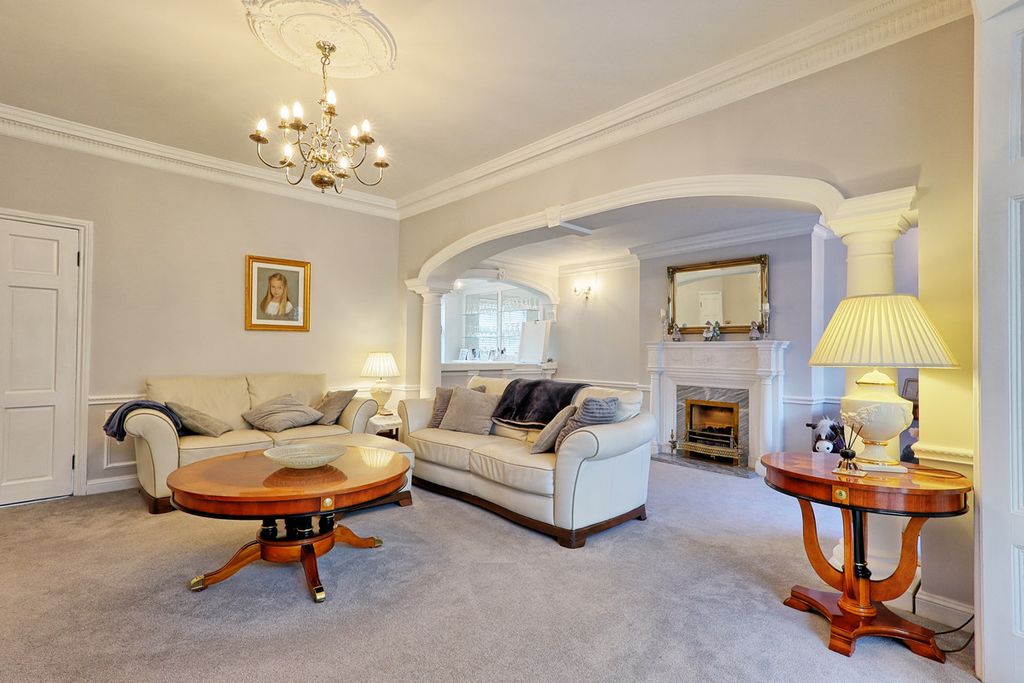 Additional image 10 of 6 bed detached house for saleErnest Road, Emerson Park RM11