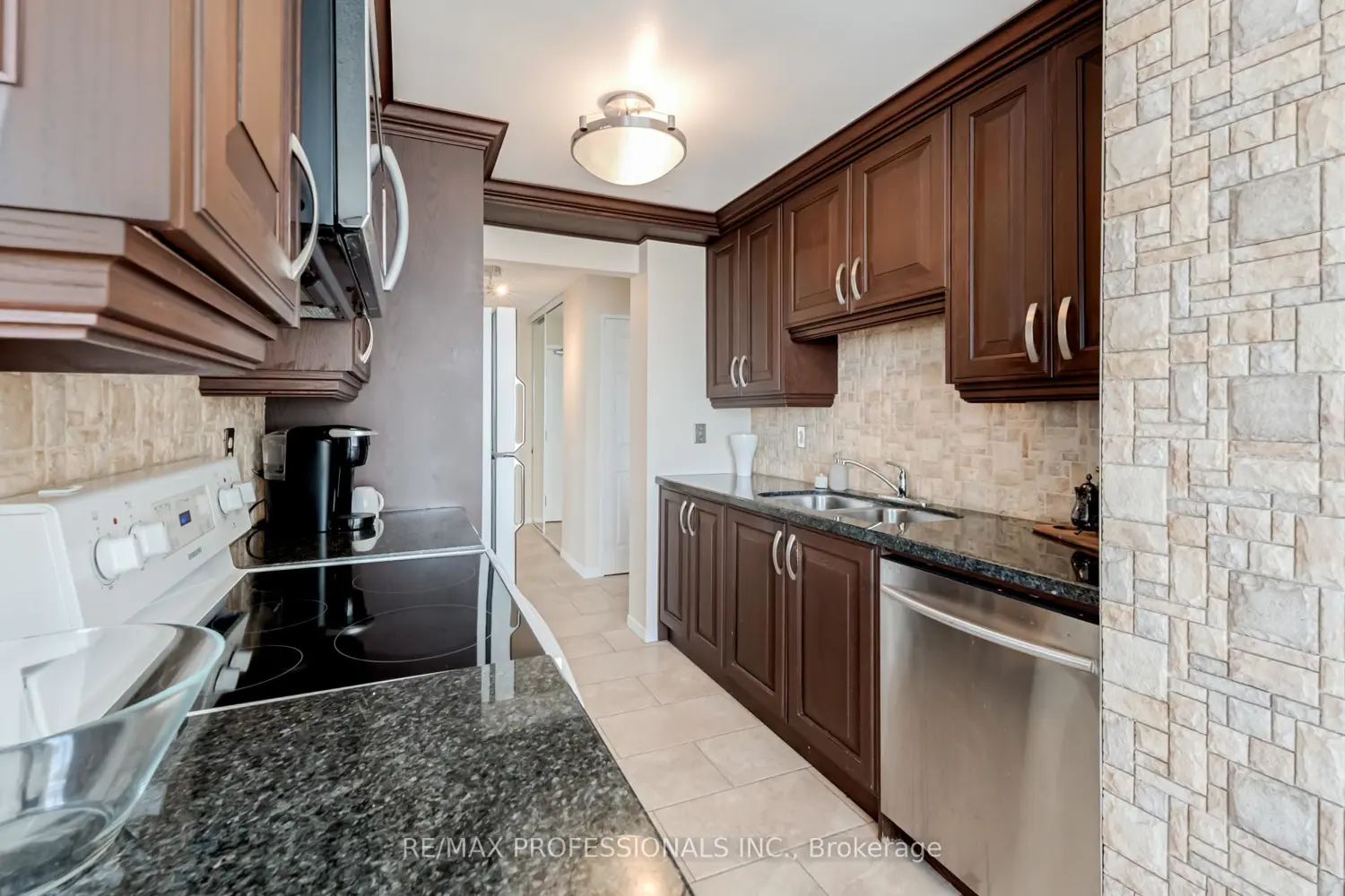 700 Constellation Drive 1703 photo 5
