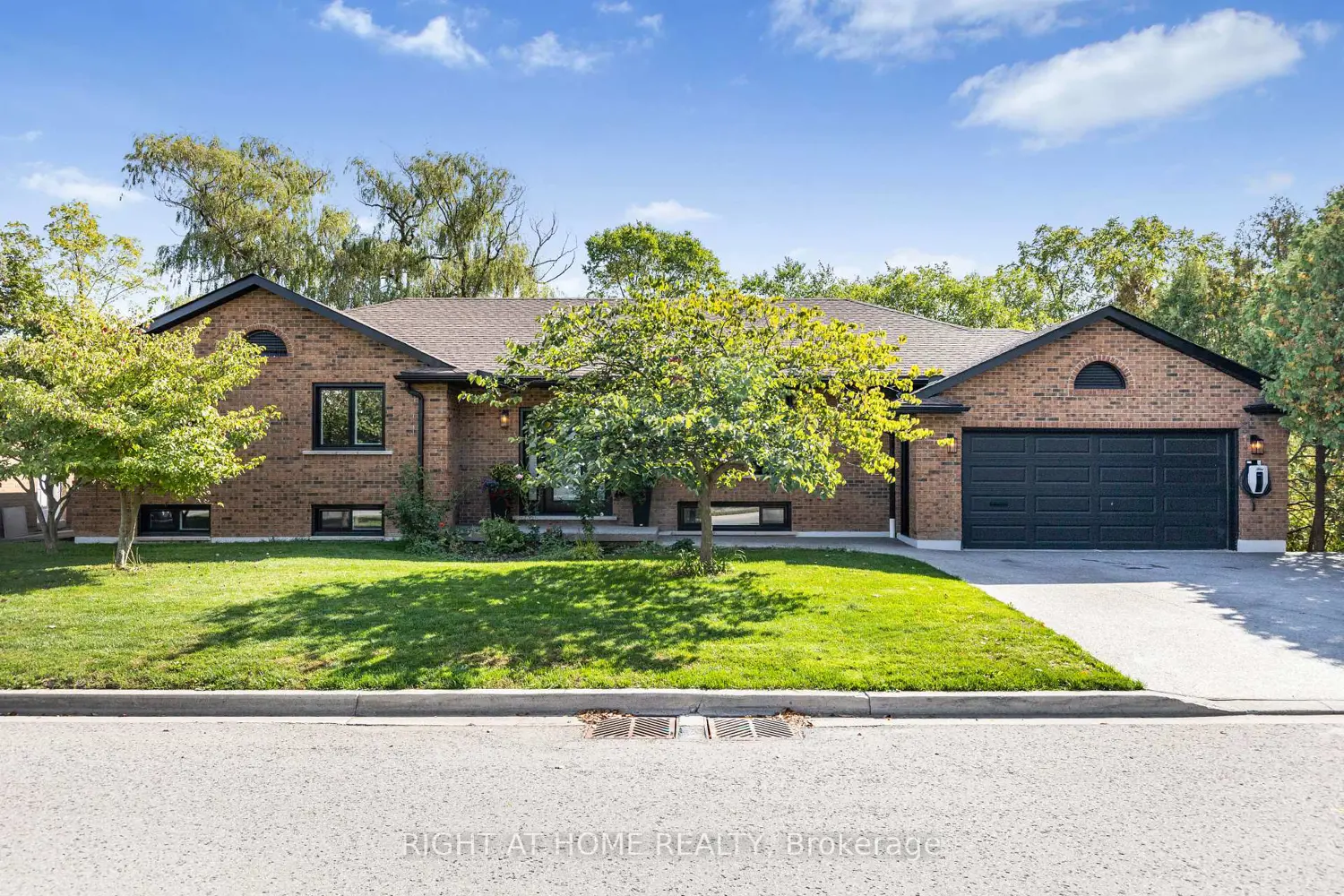23 Riverview Boulevard