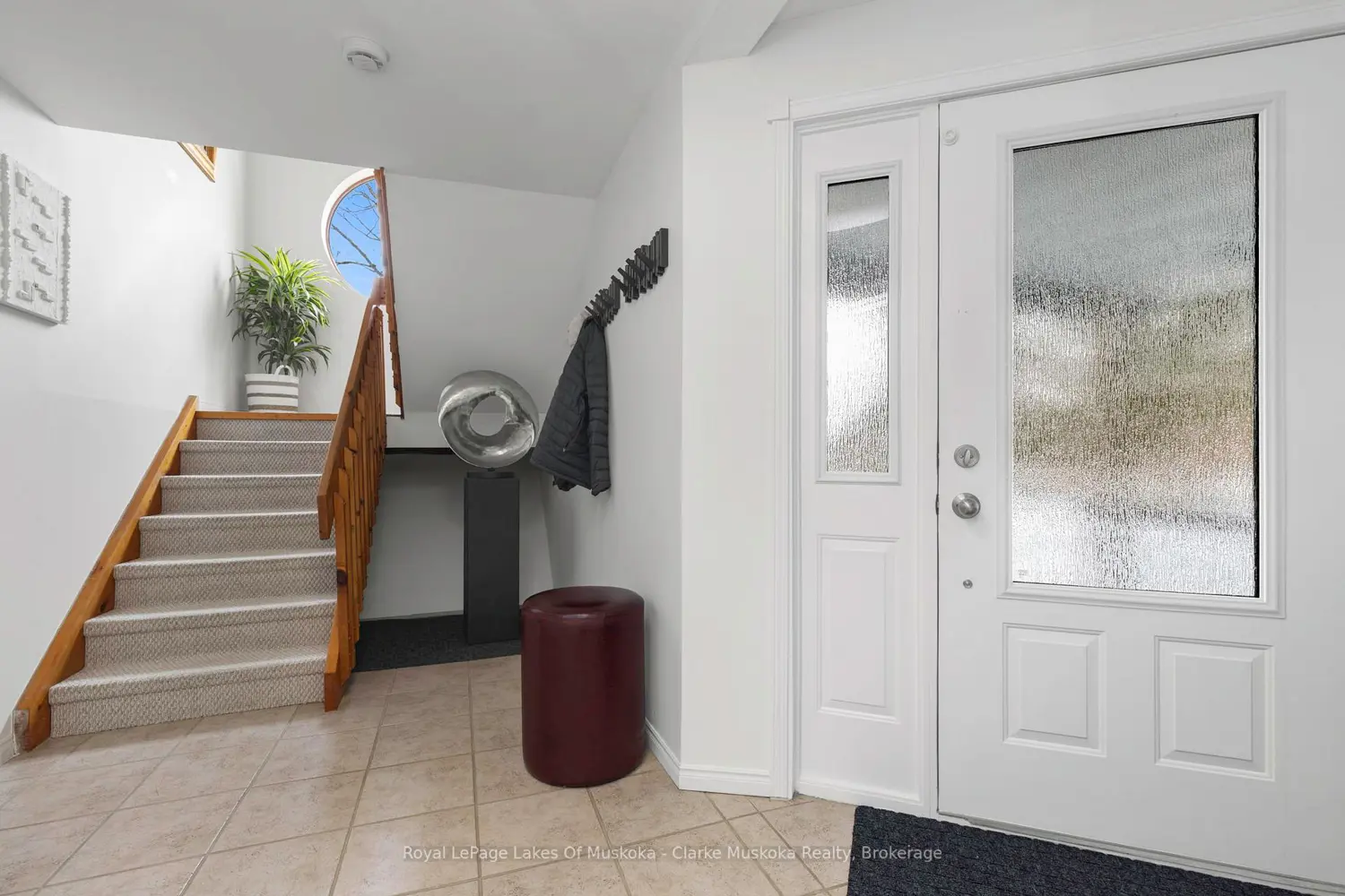 1806 Valley Road photo 3