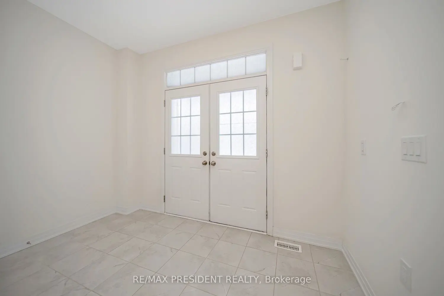 161 Dingman Street photo 4
