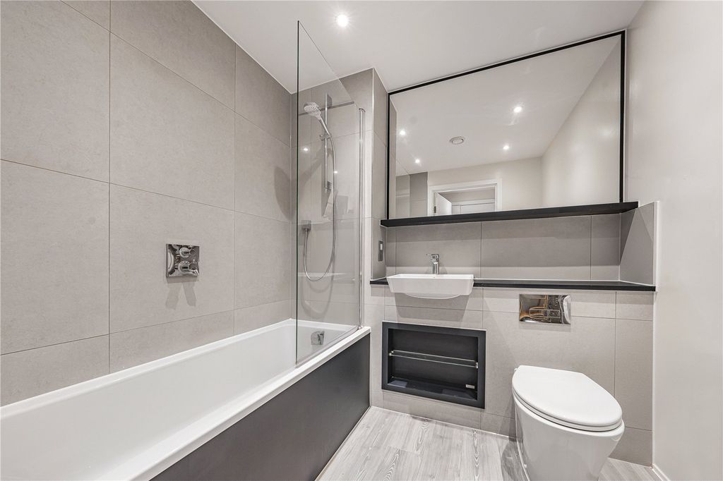 Additional image 10 of 2 bed flat for saleClovelly Road, Hounslow TW3