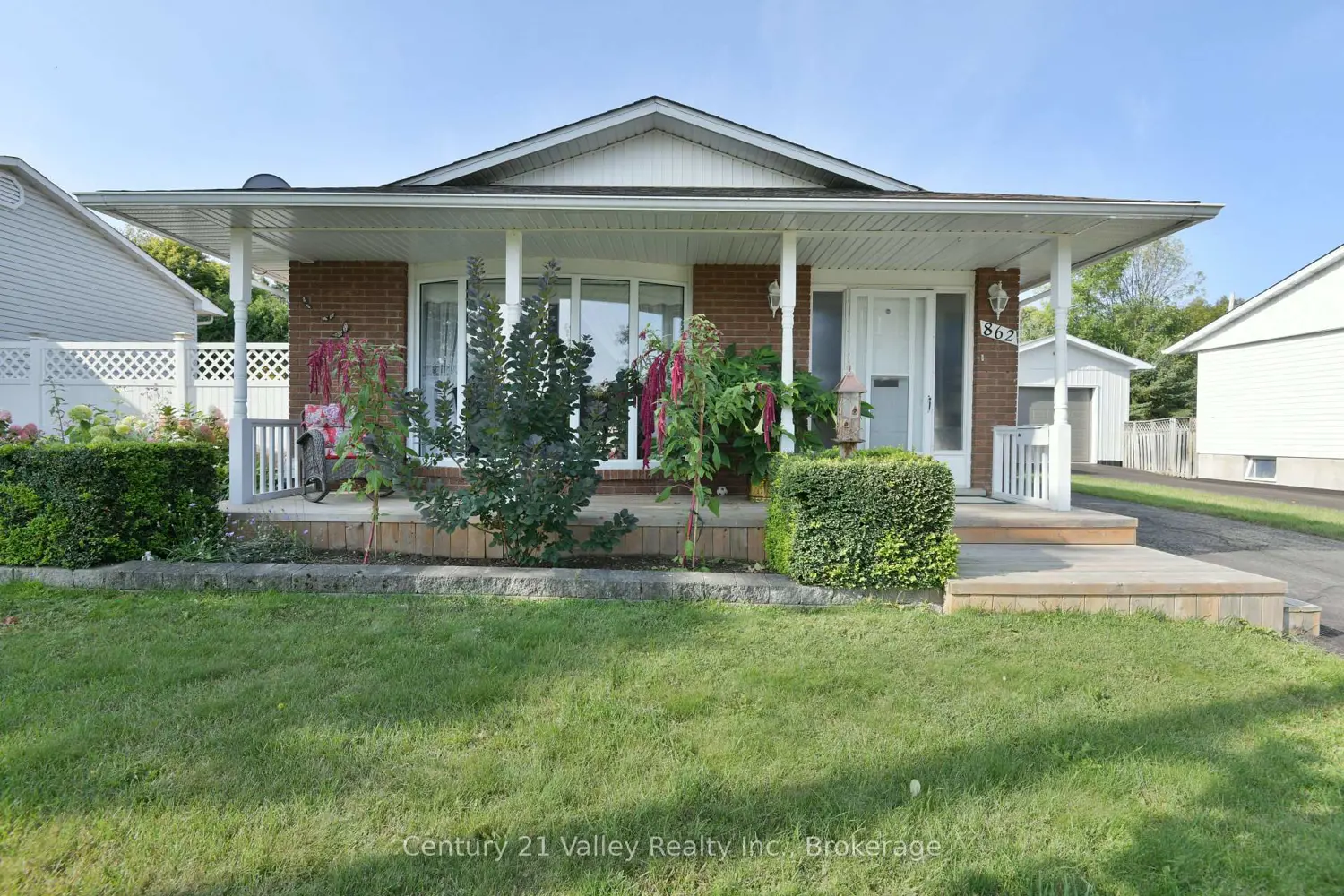 862 Kedrosky Drive photo 2