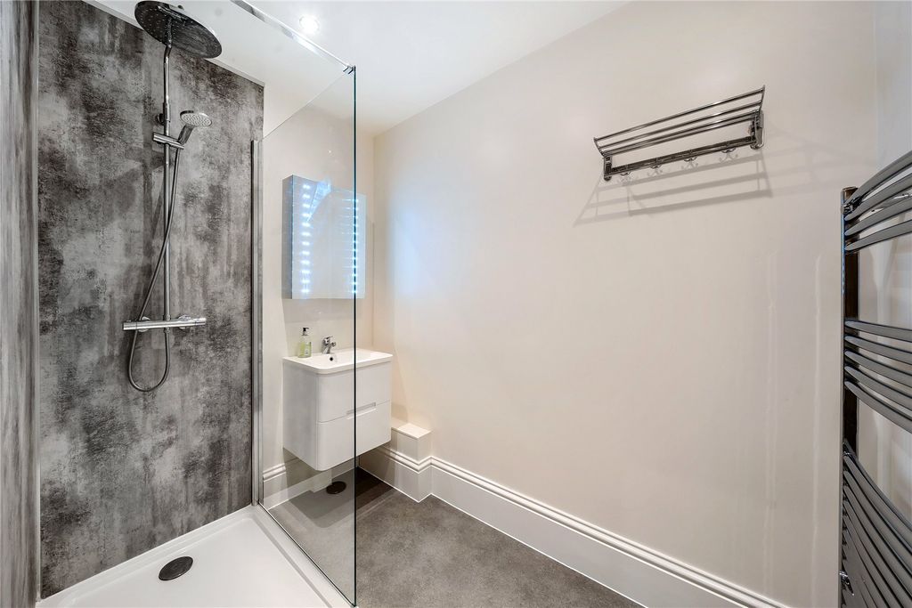Additional image 11 of 1 bed flat for salePortsmouth Road, Hindhead, Surrey GU26