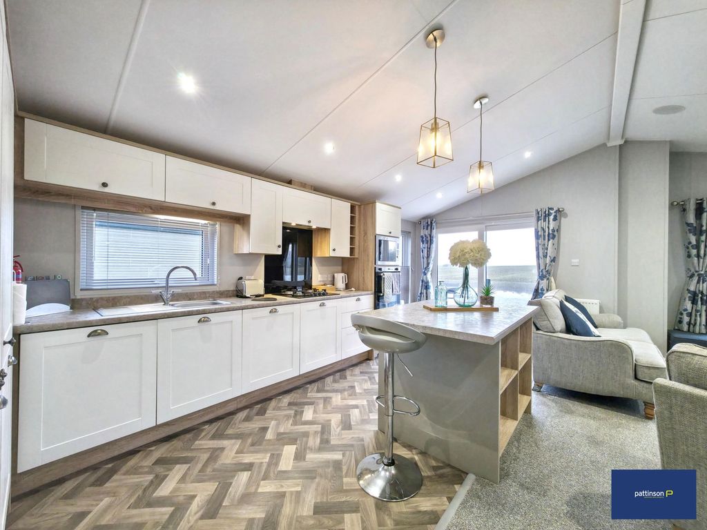 2 bed lodge for saleLowgate, Hexham NE46 photo 2