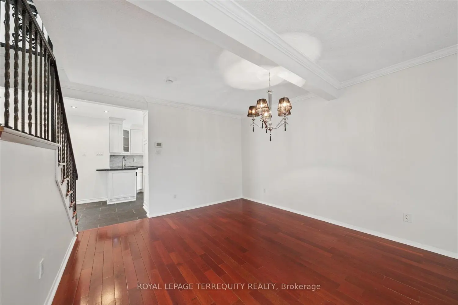 1825 Hyde Mill Crescent photo 4