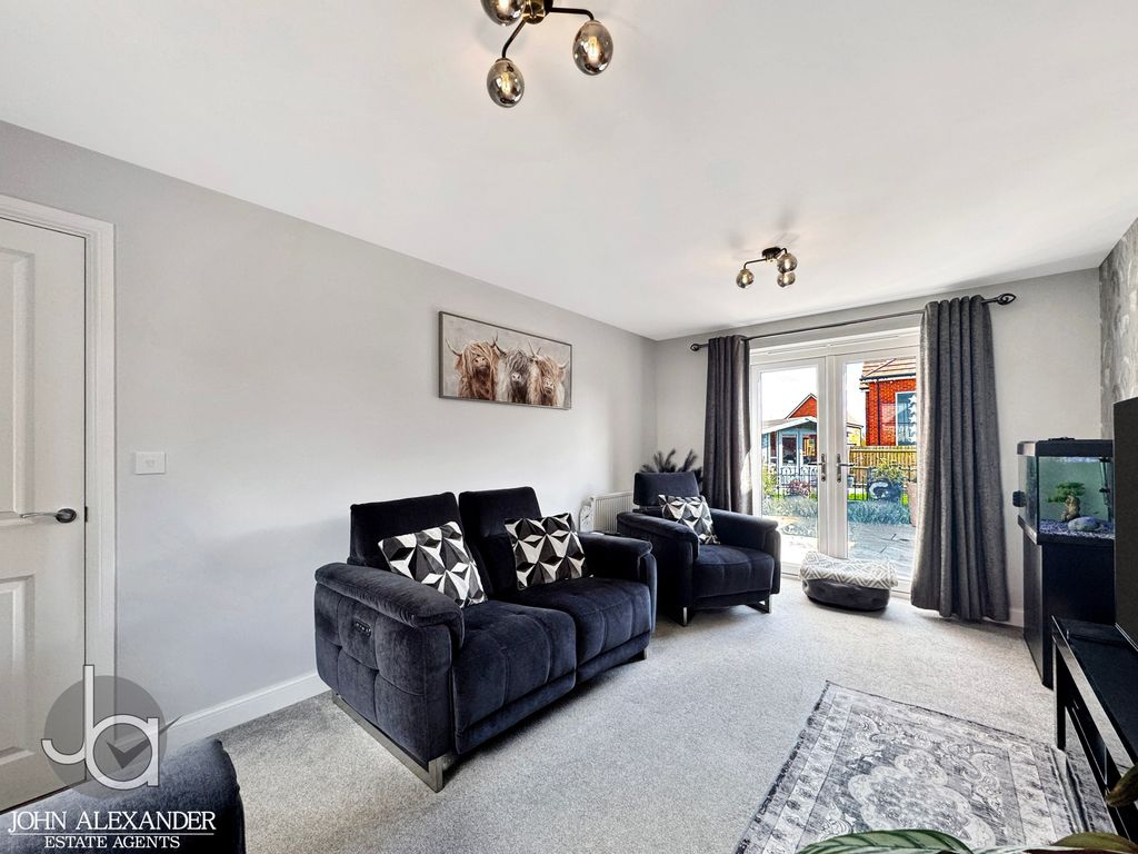 Additional image 4 of 4 bed detached house for salePrimrose Avenue, Dovercourt CO12