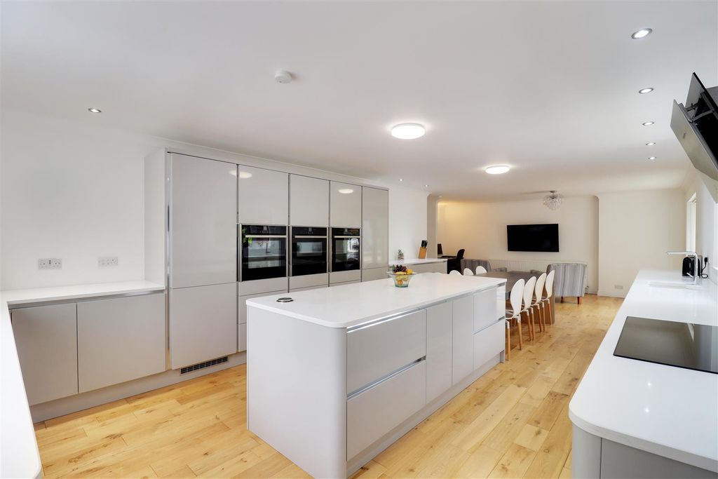 Additional image 2 of 5 bed detached bungalow for saleTall Trees, Hessle HU13