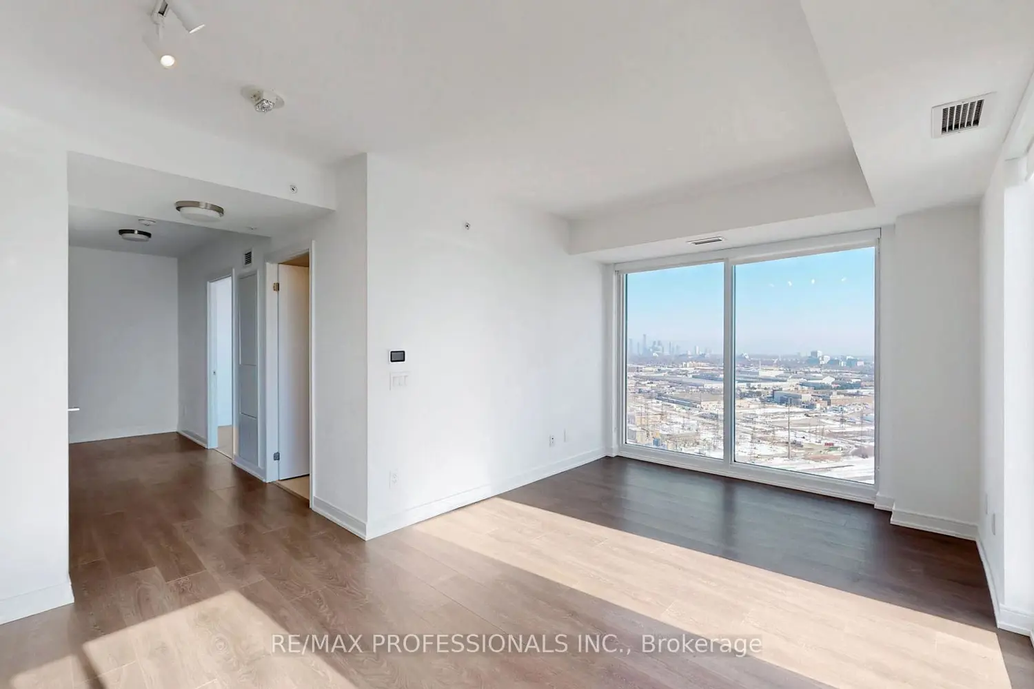30 Samuel Wood Way 2410 photo 3