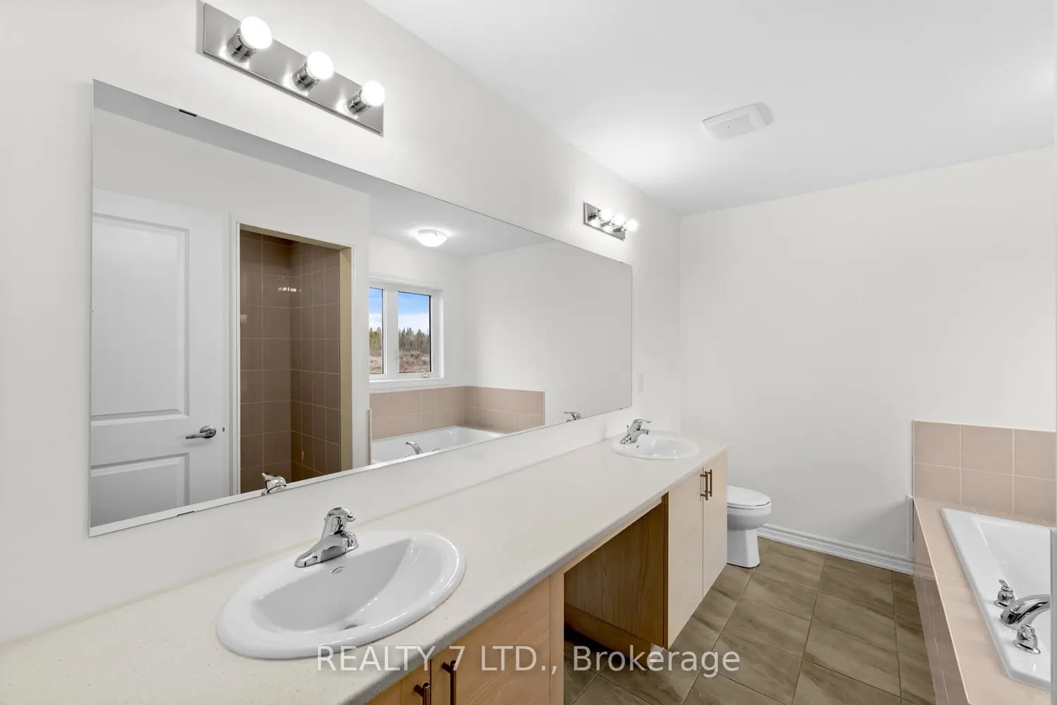 32 Hillcroft Way photo 5