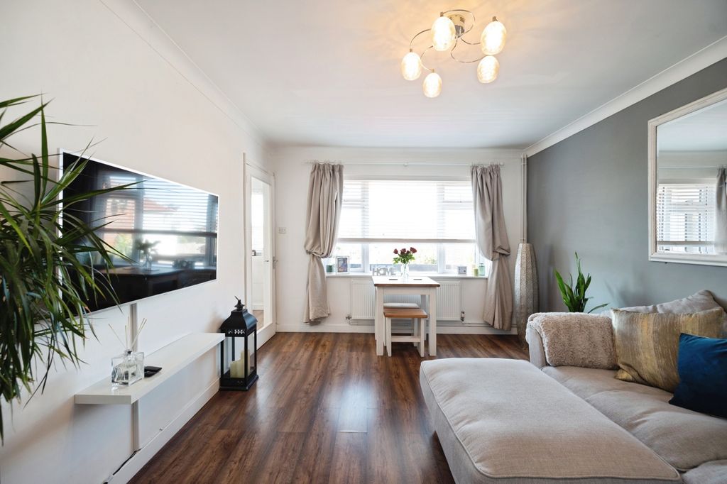 Additional image 11 of 2 bed flat for saleSouthwood Road, Hayling Island, Hampshire PO11