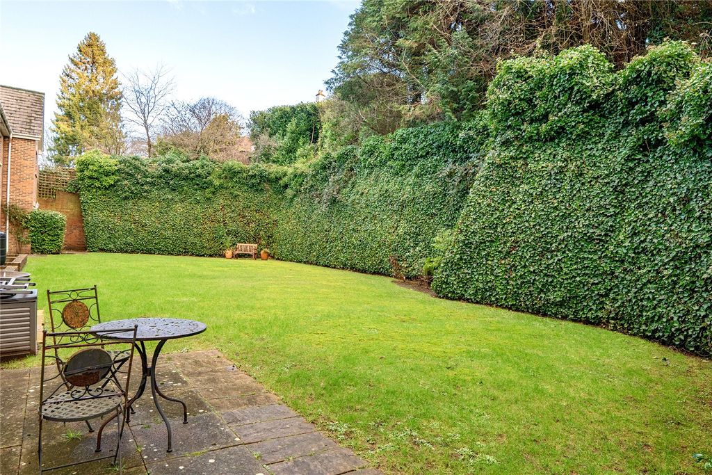 Additional image 15 of 2 bed flat for saleHaslemere, Surrey GU27