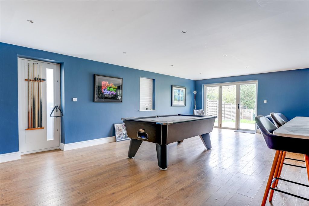 Additional image 8 of 5 bed detached house for saleWoodlands Drive, Hoddesdon EN11