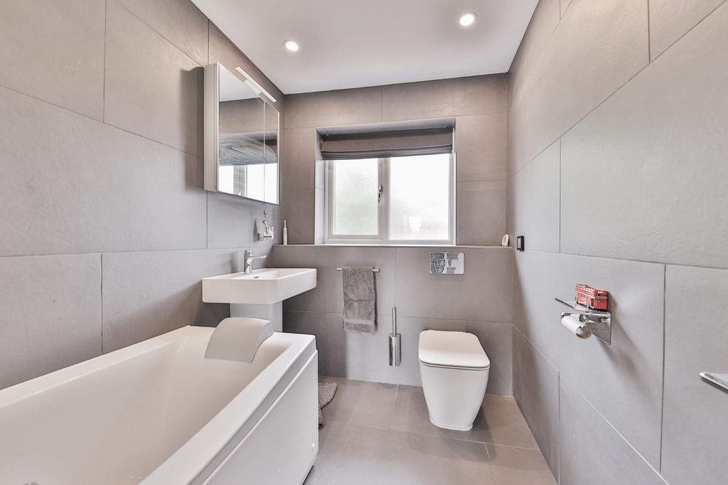 Additional image 14 of 5 bed detached house for saleThe Coachings, Cliff Road, Hessle HU13