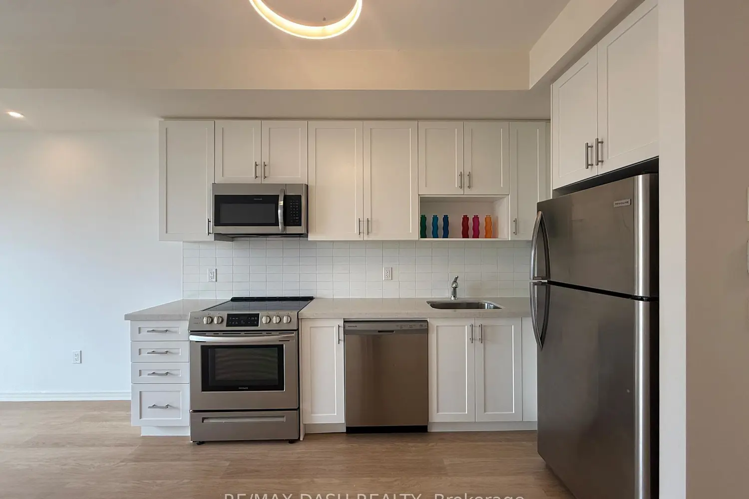 1130 Briar Hill Avenue 204 photo 3