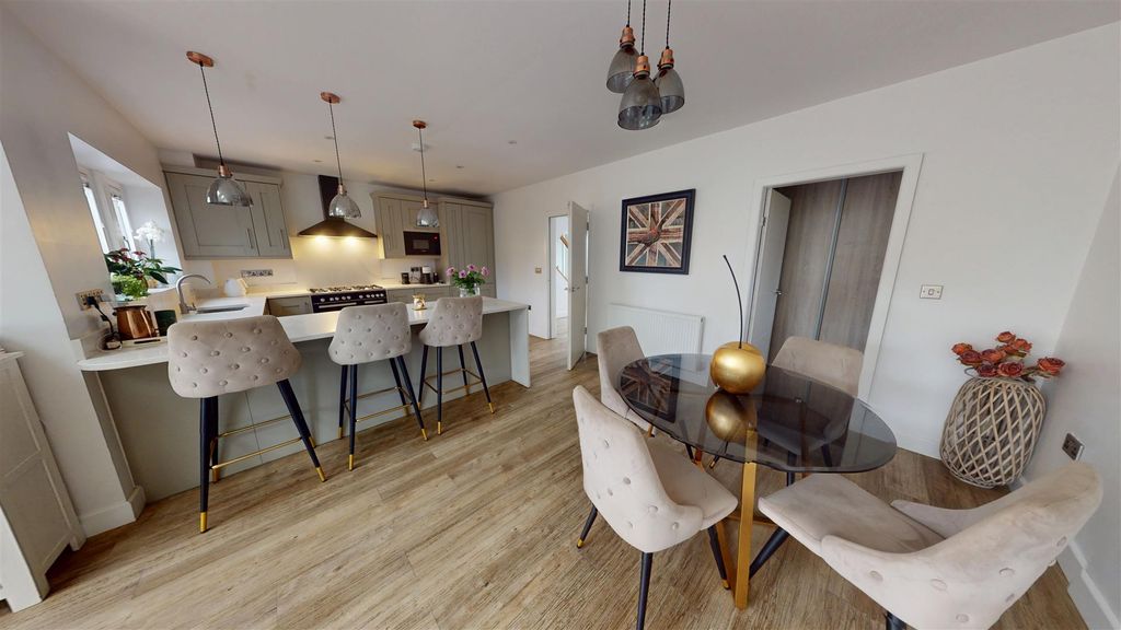 Additional image 6 of 5 bed detached house for saleVictoria Drive, Northowram, Halifax HX3