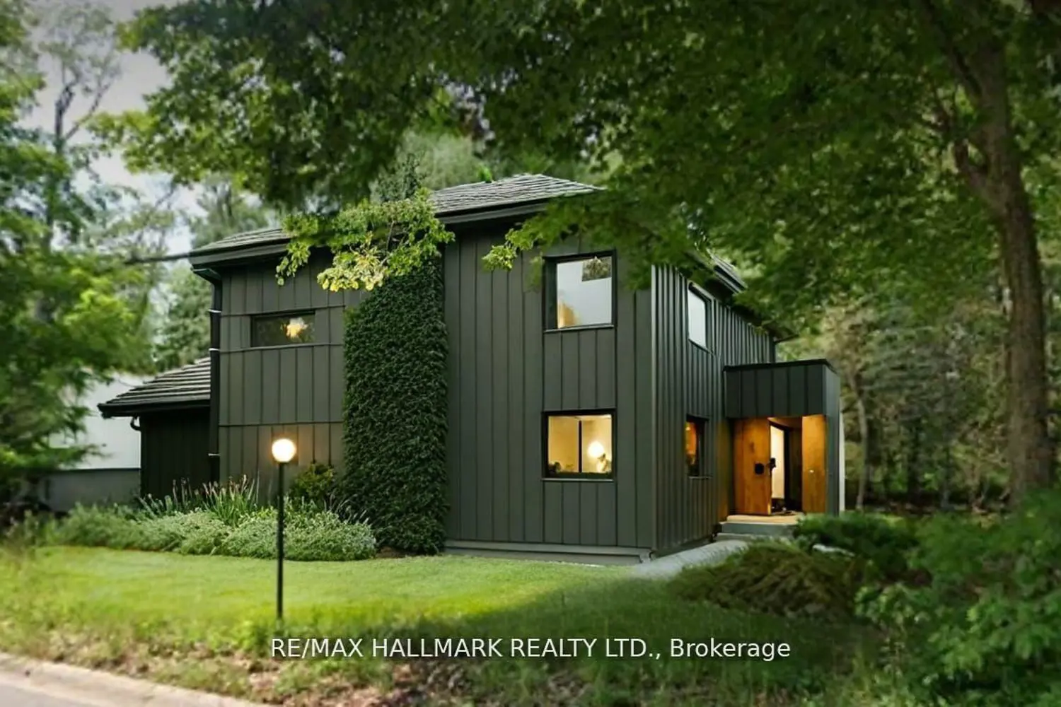 26 Lakeshore Road photo 2