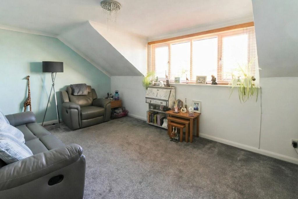 Additional image 3 of 1 bed flat for saleRectory Road, Rochford SS4