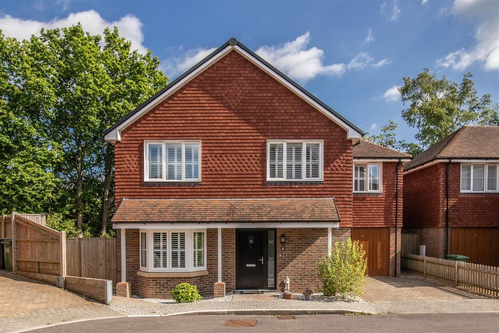 5 bed detached house for saleParkside Close, Heathfield TN21