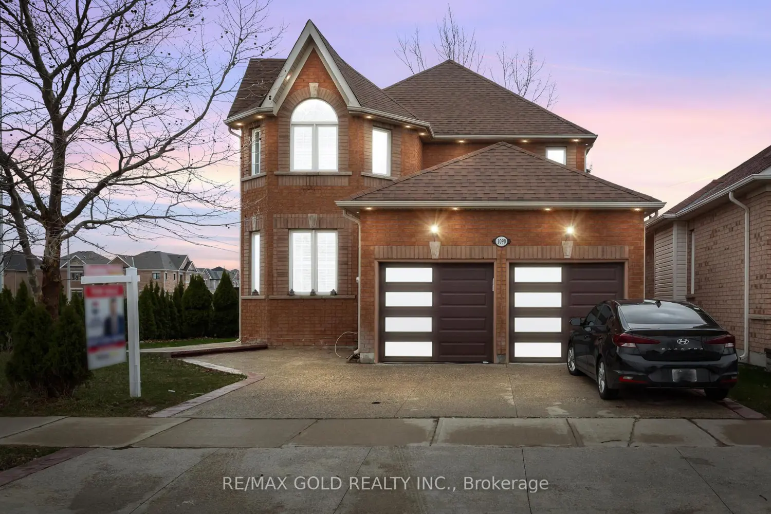 1090 Trudeau Drive photo 2