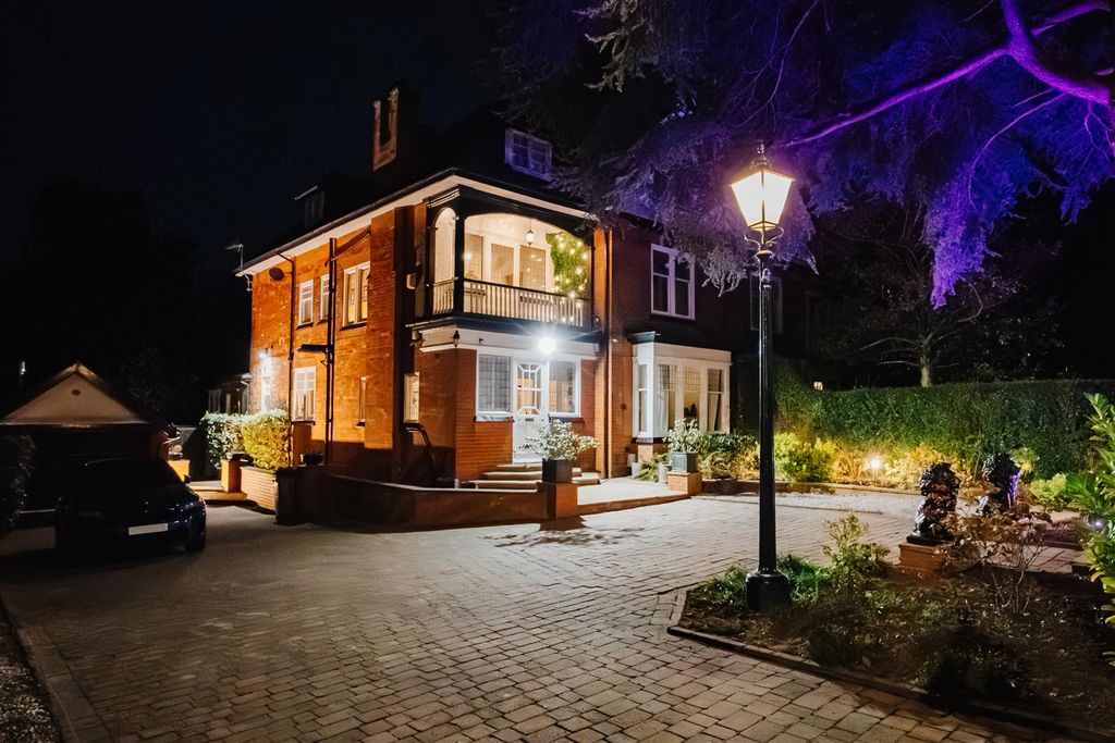 Additional image 2 of 6 bed semi-detached house for saleFerriby Road, Hessle HU13
