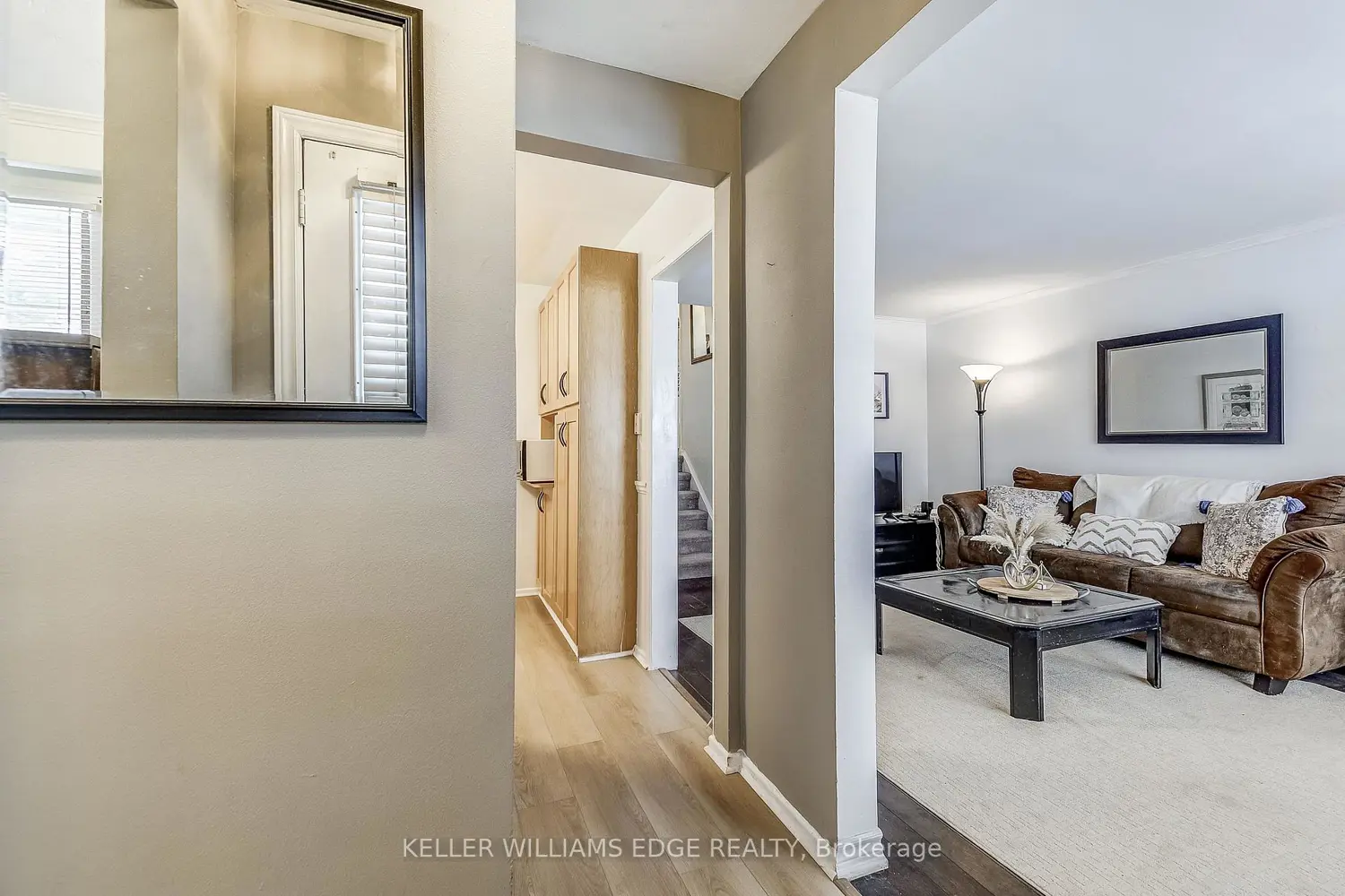 2145 Sandringham Drive photo 2